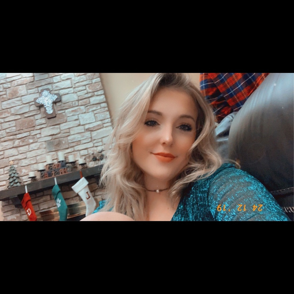 Meet your Posher, Carlee